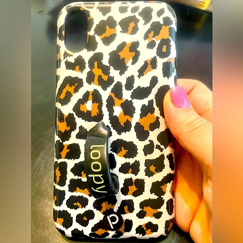 Leopard left handed loopy iPhone 11/X-ray (6.1 screen) - Picture 1 of 1